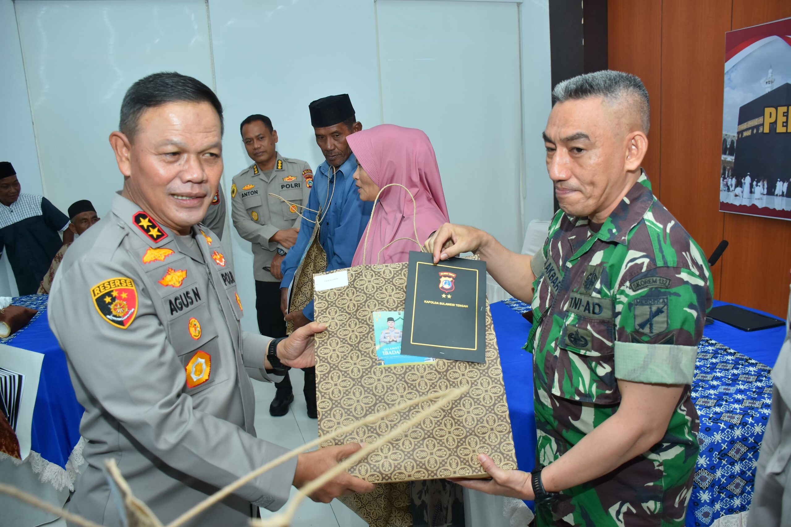 Kapolda Sulteng Berangkatkan TNI Polri Hingga Penggali Kubur Ke Tanah Suci Untuk Umroh