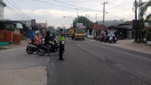 Satlantas Polres Batu Bara Atur Lalu Lintas dan Tegakkan Hukum di Beberapa Titik Rawan