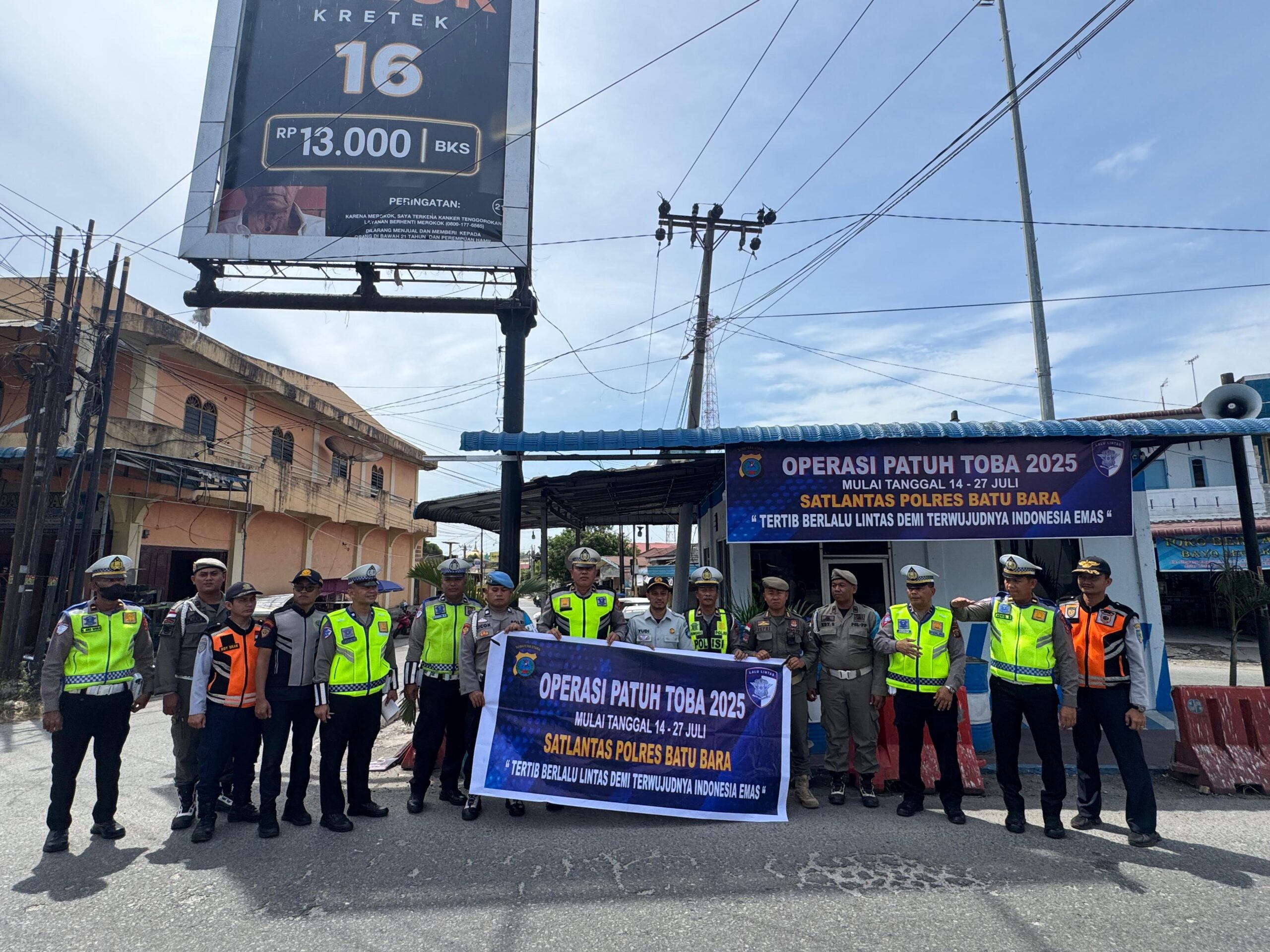 Satlantas Polres Batu Bara Tertibkan Parkir Liar dalam Operasi Patuh Toba 2025