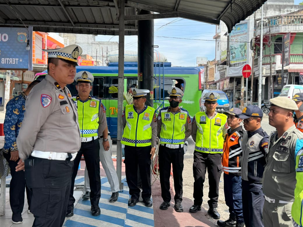 Satlantas Polres Batu Bara Gelar Apel Gabungan Sosialisasi Tertib Berlalu Lintas Operasi Patuh Toba 2025