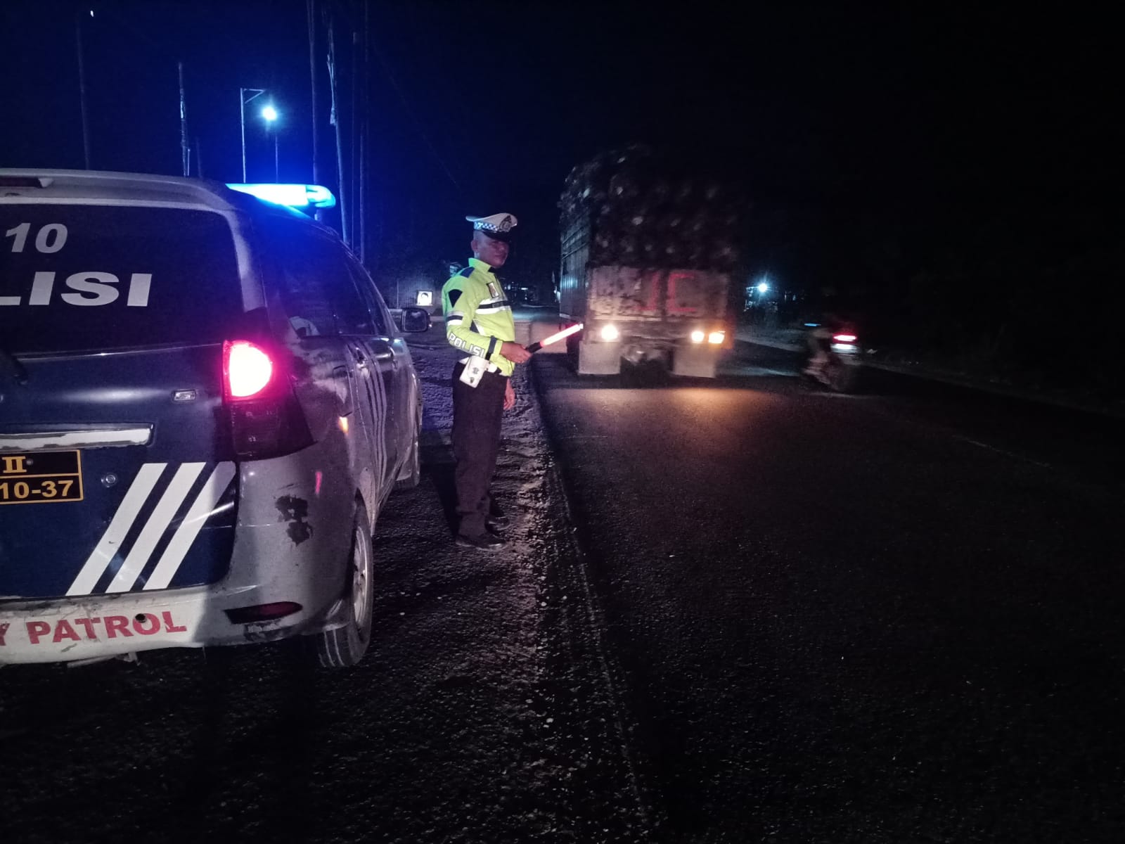 Satlantas Polres Batu Bara Patroli Blue Light di Lokasi Rawan Kecelakaan dan Kemacetan