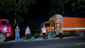 Polsek Lima Puluh Patroli Malam, Cegah Balap Liar dan Tawuran di Jalinsum