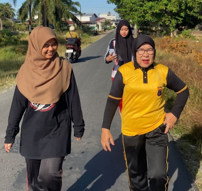 Wakapolsek Indrapura Pimpin Olahraga Bersama, Jaga Kesehatan dan Kebugaran Personel