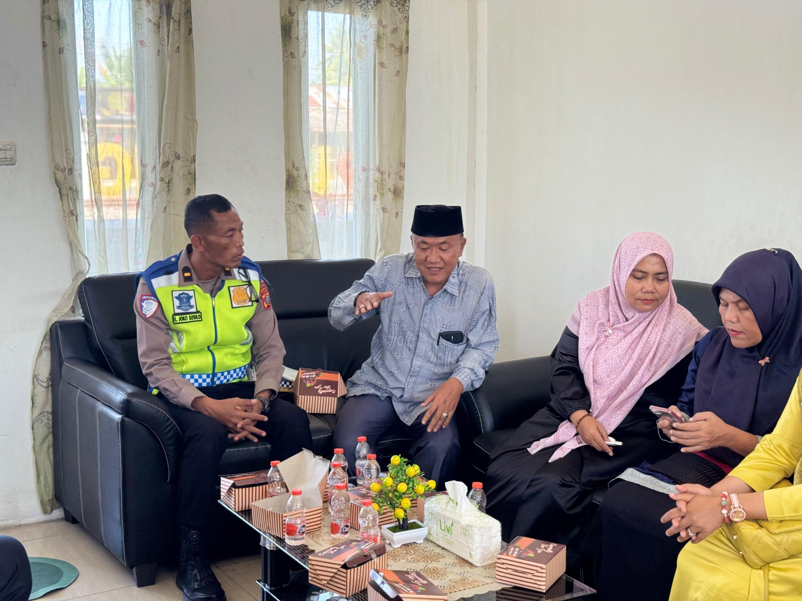 Satlantas Polres Batu Bara Tingkatkan Keselamatan dengan Serah Terima Palang Portal Perlintasan Kereta Api di Medang Deras