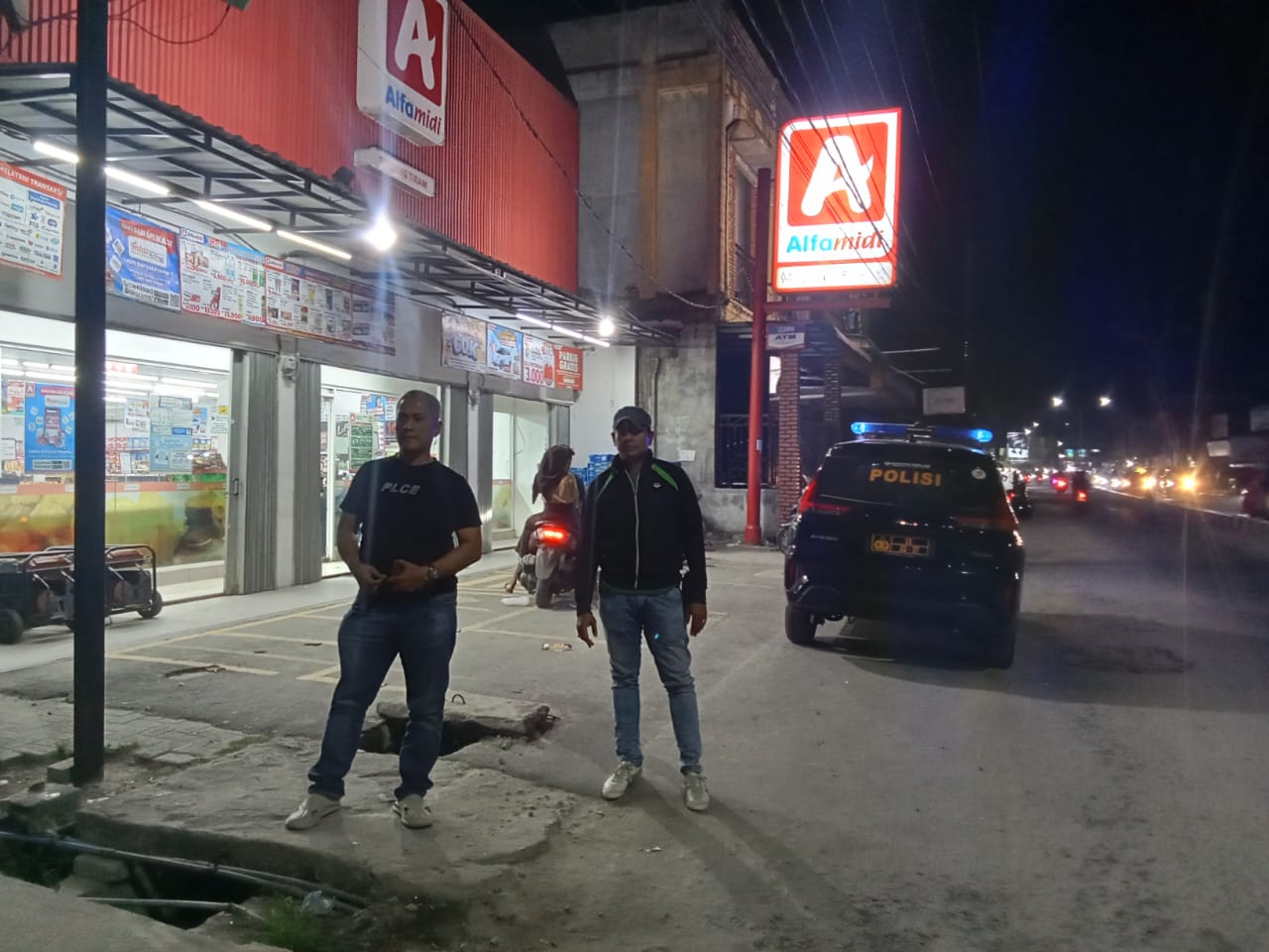 Patroli Polsek Labuhan Ruku Amankan Simpang Bogak dan Pajak Impres Tanjung Tiram