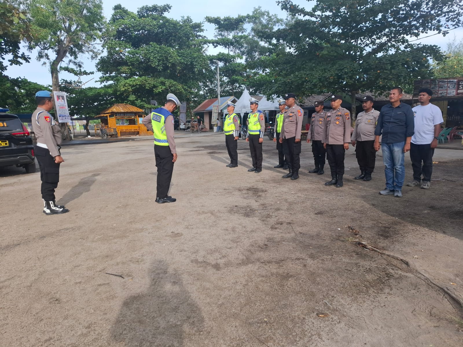 Polsek Limapuluh Amankan Mangrove Culture Festival di Pantai Sejarah