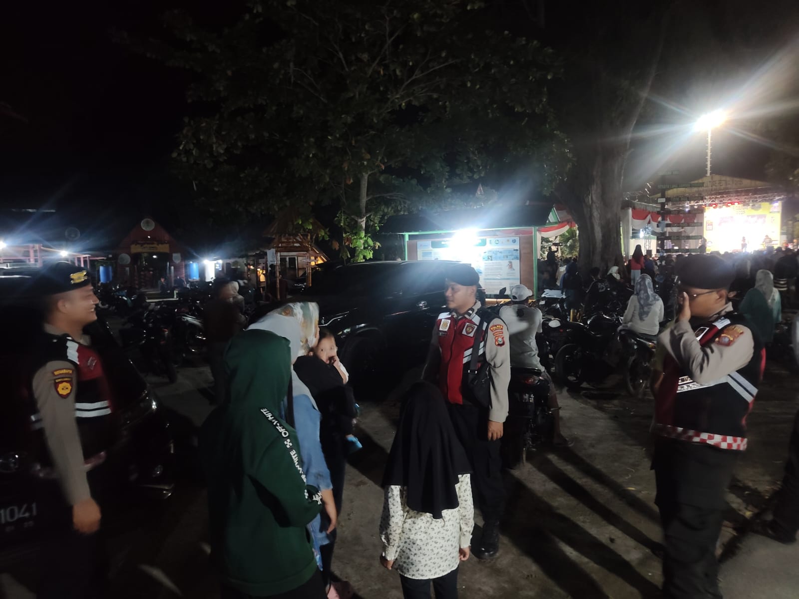 Sat Samapta Polres Batu Bara Tingkatkan Kamtibmas di Pantai Sejarah dengan Sosialisasi