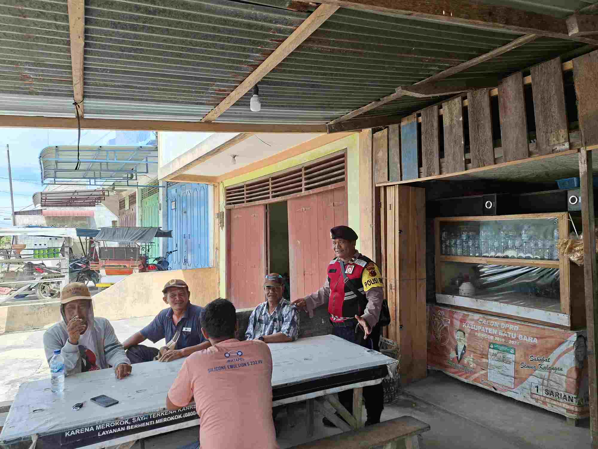 Kanit Samapta Polsek Medang Deras Jaga Harkamtibmas di Kelurahan Pangkalan Dodek