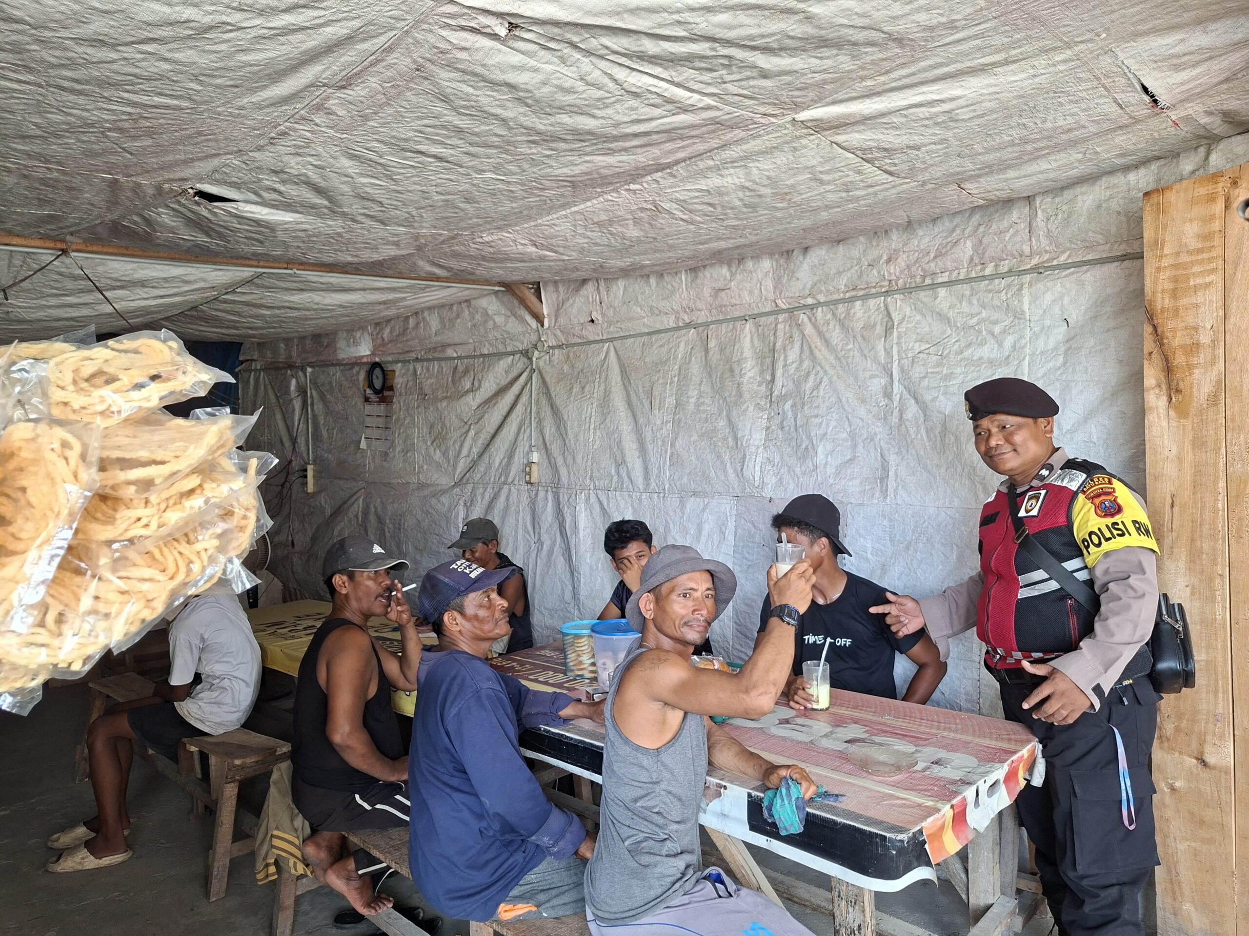 AIPDA TR Situmorang: Sambang dan Sosialisasi Kamtibmas di Kelurahan Pangkalan Dodek