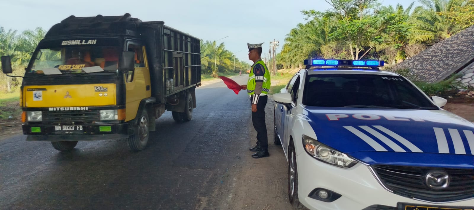 Satlantas Polres Batu Bara Lakukan Patroli Kibas Bendera dan Video Situasi Arus Lalu Lintas