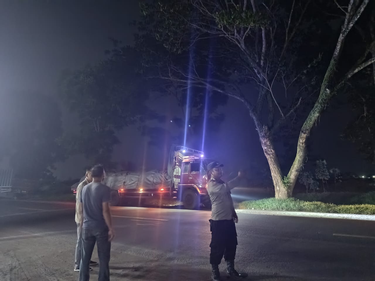 Patroli Mobile Polsek Lima Puluh Jaga Kondusifitas Kamtibmas