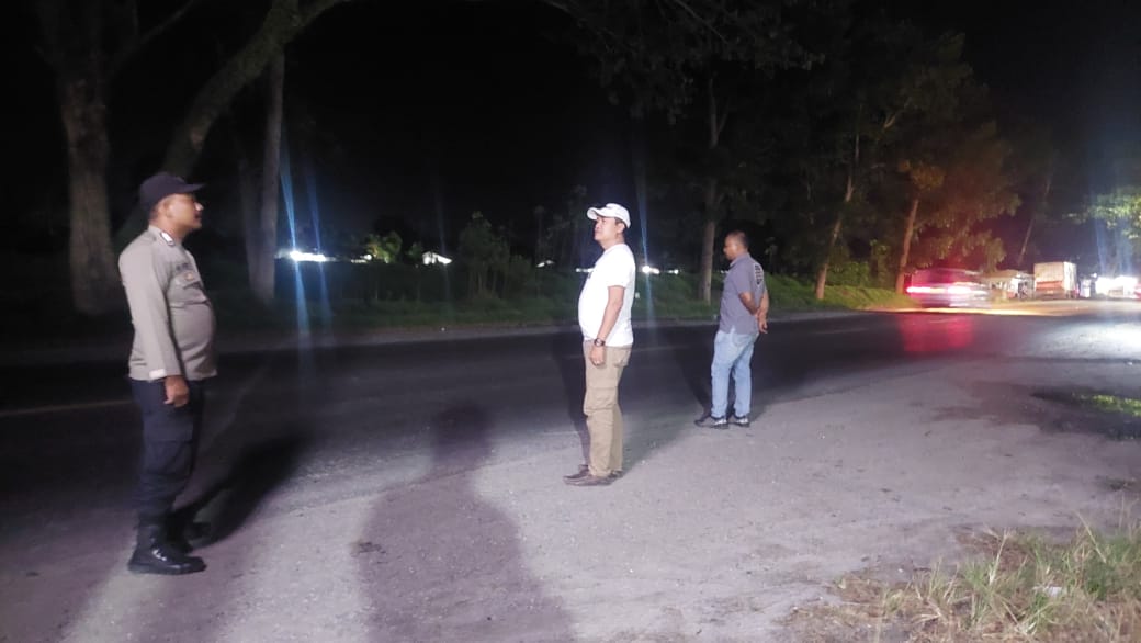 Patroli Mobile Polsek Lima Puluh Jaga Kamtibmas di Jalinsum Lima Puluh-Perdagangan