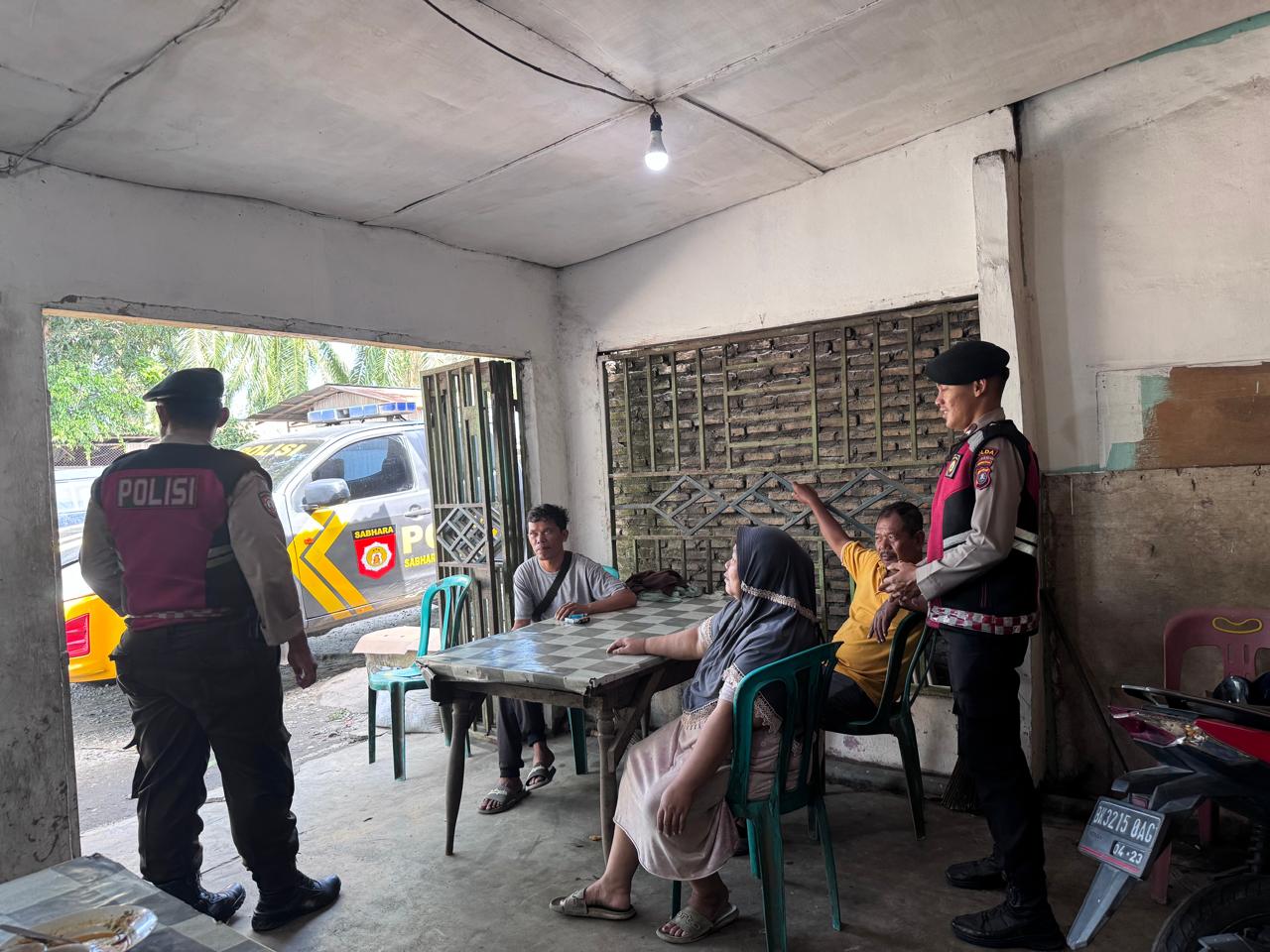 Sat Samapta Polres Batu Bara Berikan Himbauan Kamtibmas dan Sosialisasi di Warung Ibu Ida