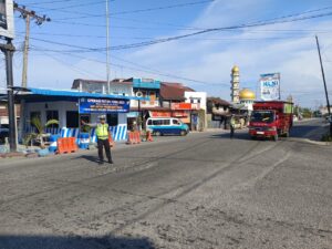 Satlantas Polres Batu Bara Tingkatkan Keamanan Lalu Lintas dengan Patroli Kibas Bendera
