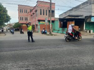 Satlantas Polres Batu Bara Jaga Kelancaran Arus Lalu Lintas di Titik Rawan