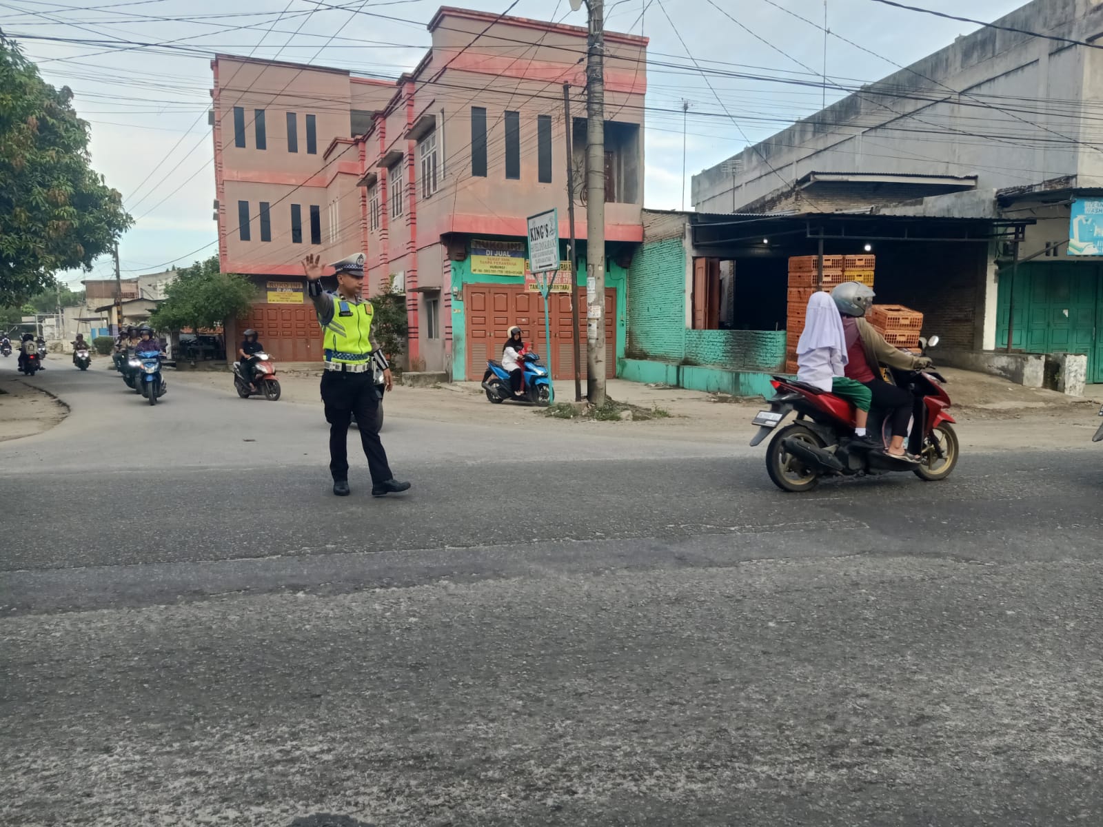 Satlantas Polres Batu Bara Jaga Kelancaran Arus Lalu Lintas di Titik Rawan