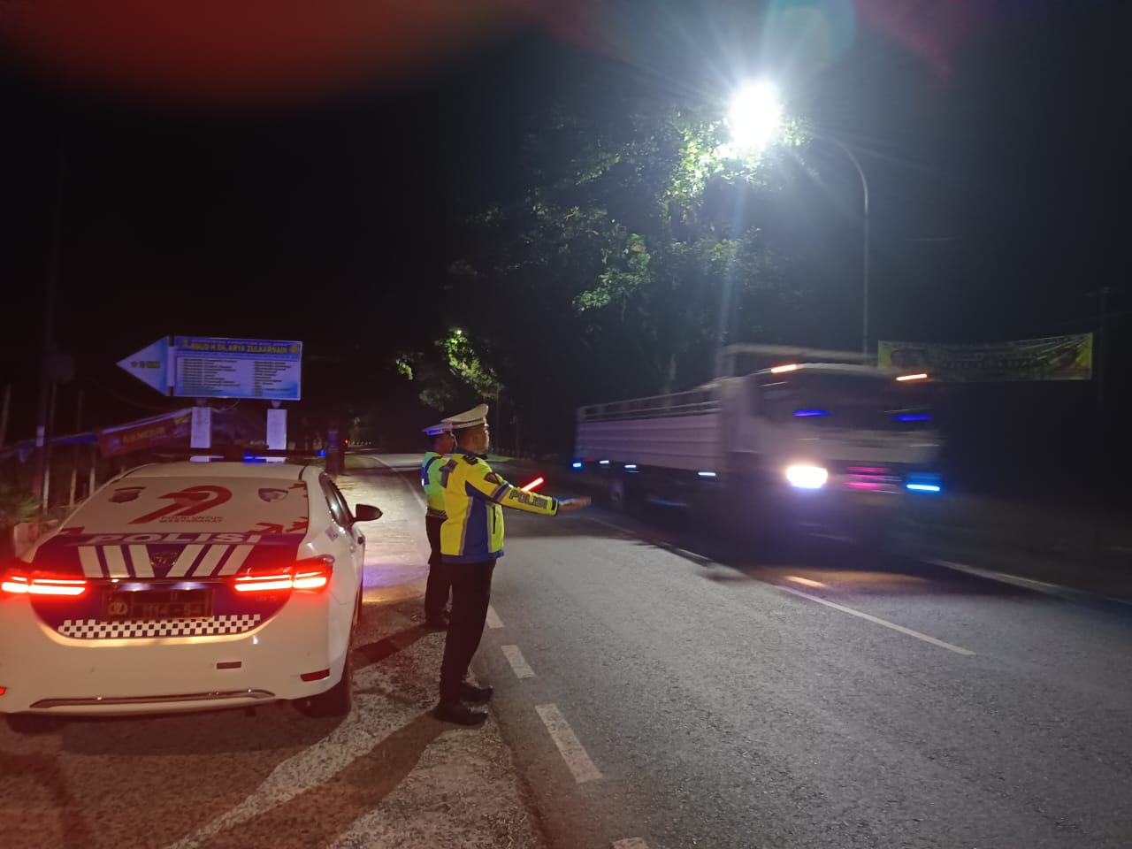 Satlantas Polres Batu Bara Jaga Kamseltibcarlantas di Jalinsum