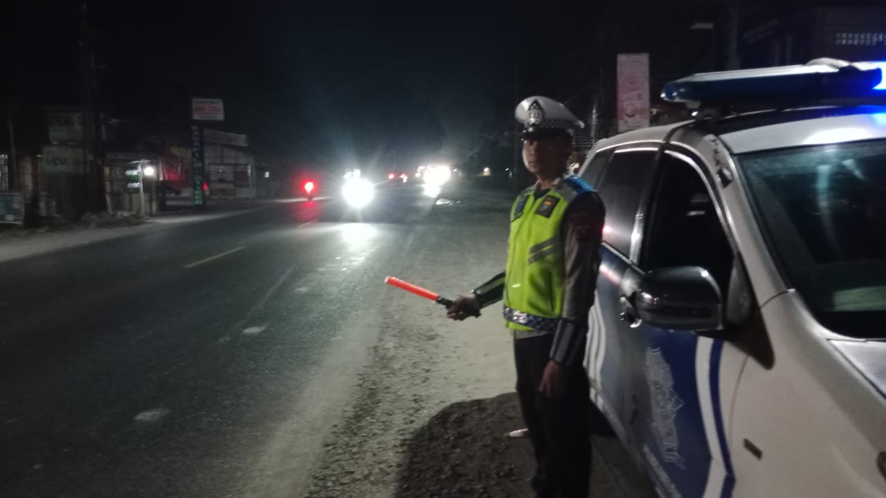 Patroli Blue Light Satlantas Polres Batu Bara Jaga Keamanan Jalinsum Indrapura