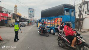 Sat Lantas Polres Batu Bara Laksanakan Gatur Pagi di Jalinsum Simpang SMAN 1 Lima Puluh