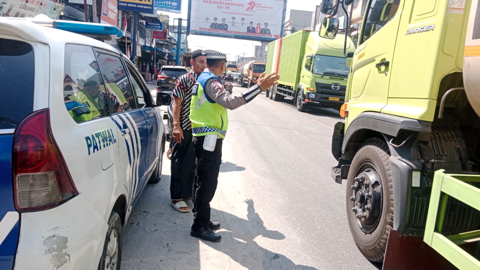Satlantas Polres Batu Bara Lakukan Pengaturan Lalu Lintas di Sejumlah Titik Rawan