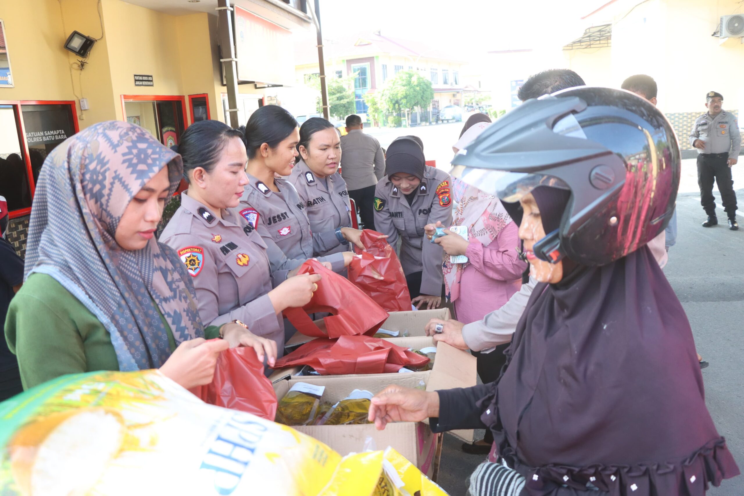 Polres Batu Bara Bersinergi dengan Bulog Gelar Gerakan Pangan Murah