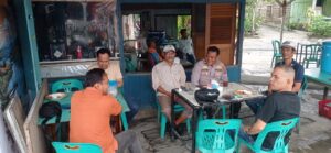 Kanit Sabhara Polsek Labuhan Ruku Giat Sosialisasi Kamtibmas di Simpang Geo