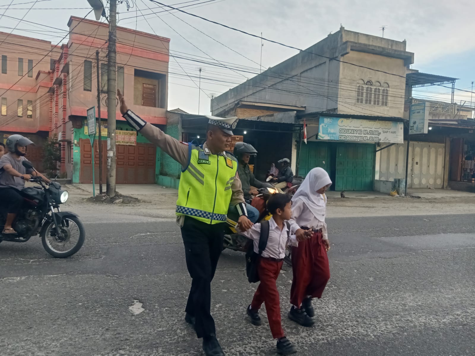 Satlantas Polres Batu Bara Atur Lalu Lintas Pagi di Berbagai Titik Rawan, Tekan Pelanggaran dan Kecelakaan