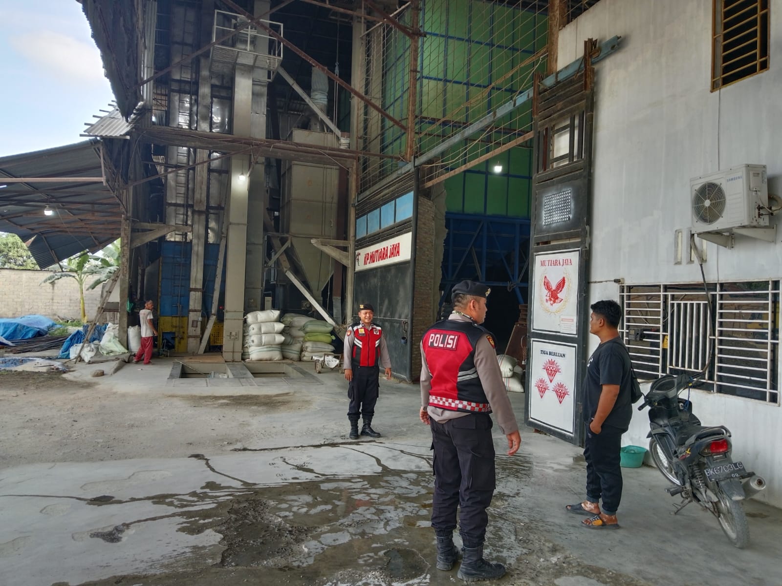 Sat Samapta Polres Batu Bara Gencar Patroli Gudang Beras, Antisipasi Penimbunan dan Kenaikan Harga