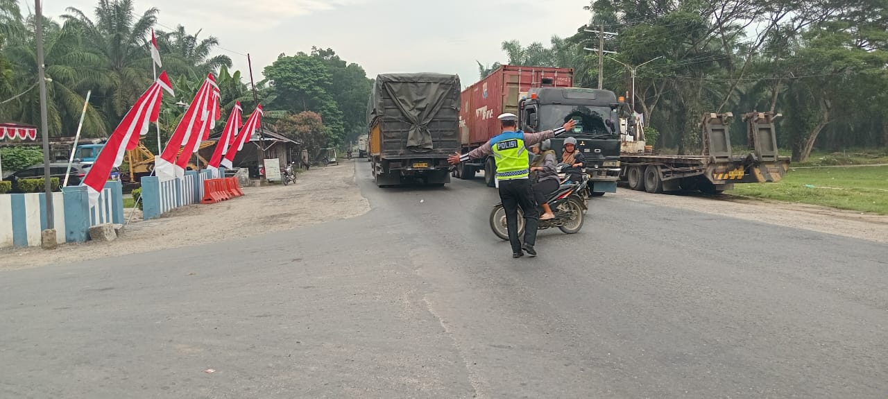 Satlantas Polres Batu Bara Atur Lalu Lintas Pagi di Sejumlah Titik Rawan