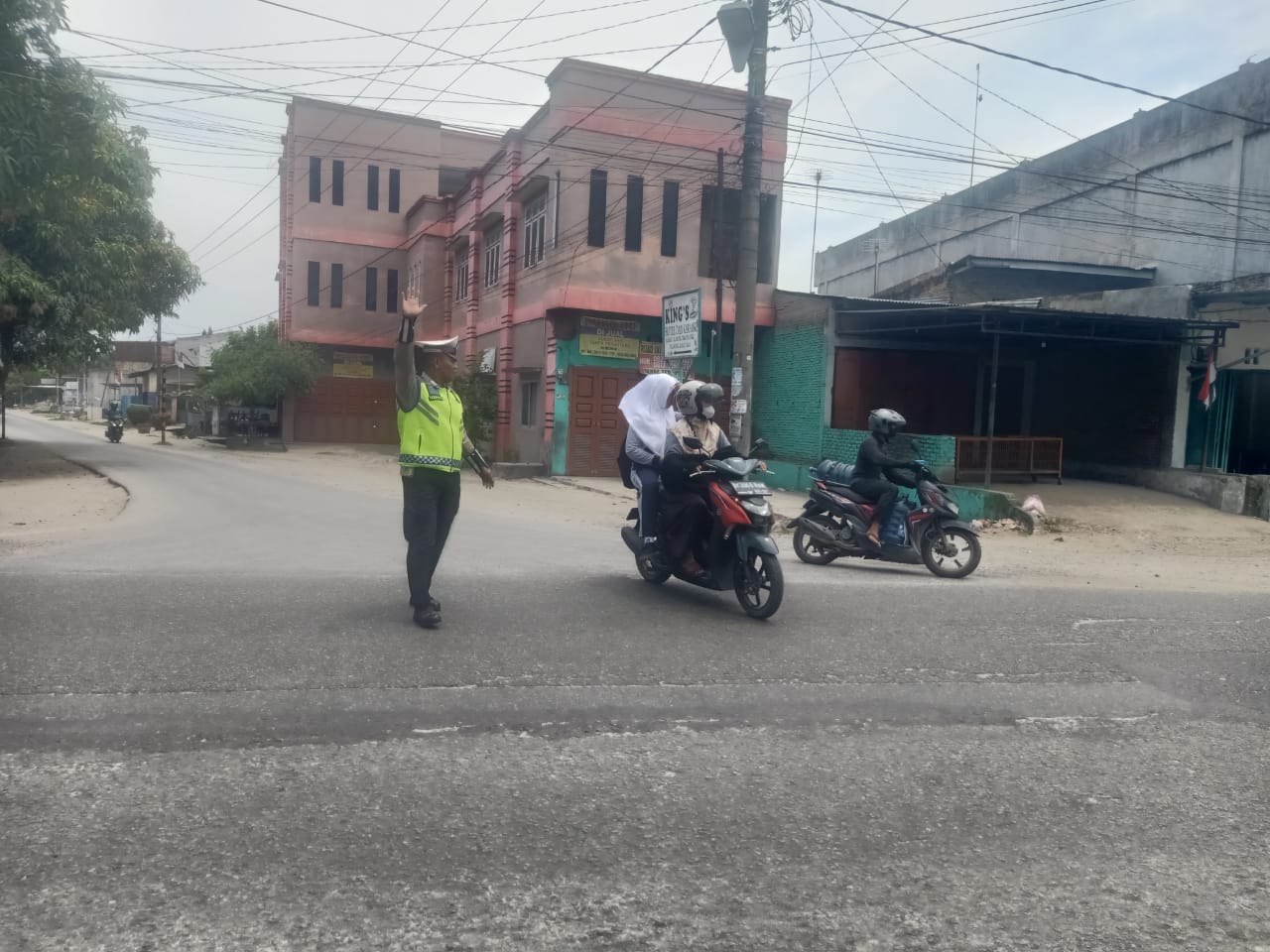 Satlantas Polres Batu Bara Lanjutkan Pengaturan Lalu Lintas, Fokus pada Kamseltibcarlantas