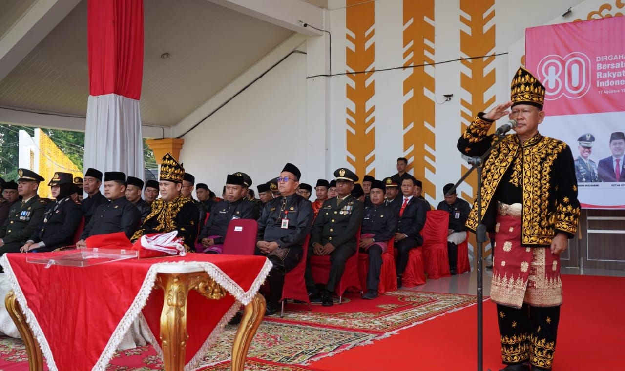 Wabup Merangin H A Khafidh Pimpin Upacara Penurunan Duplikat Bendera Pusaka