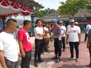 Polsek Labuhan Ruku Amankan Peringatan HUT RI ke-80 di Lapas, Beri Penghargaan kepada Warga Binaan Berprestasi