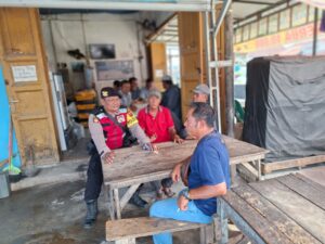 Aipda TR Situmorang Gencarkan Sambang dan Cooling System, Antisipasi Kejahatan Jalanan di Medang Deras