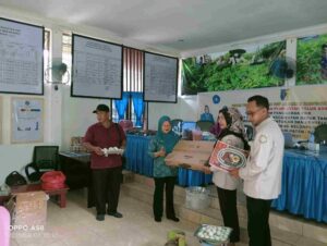 Pelatihan Pembuatan Telur Asin: Menuju Desa Mekar Baru yang Mandiri Pangan