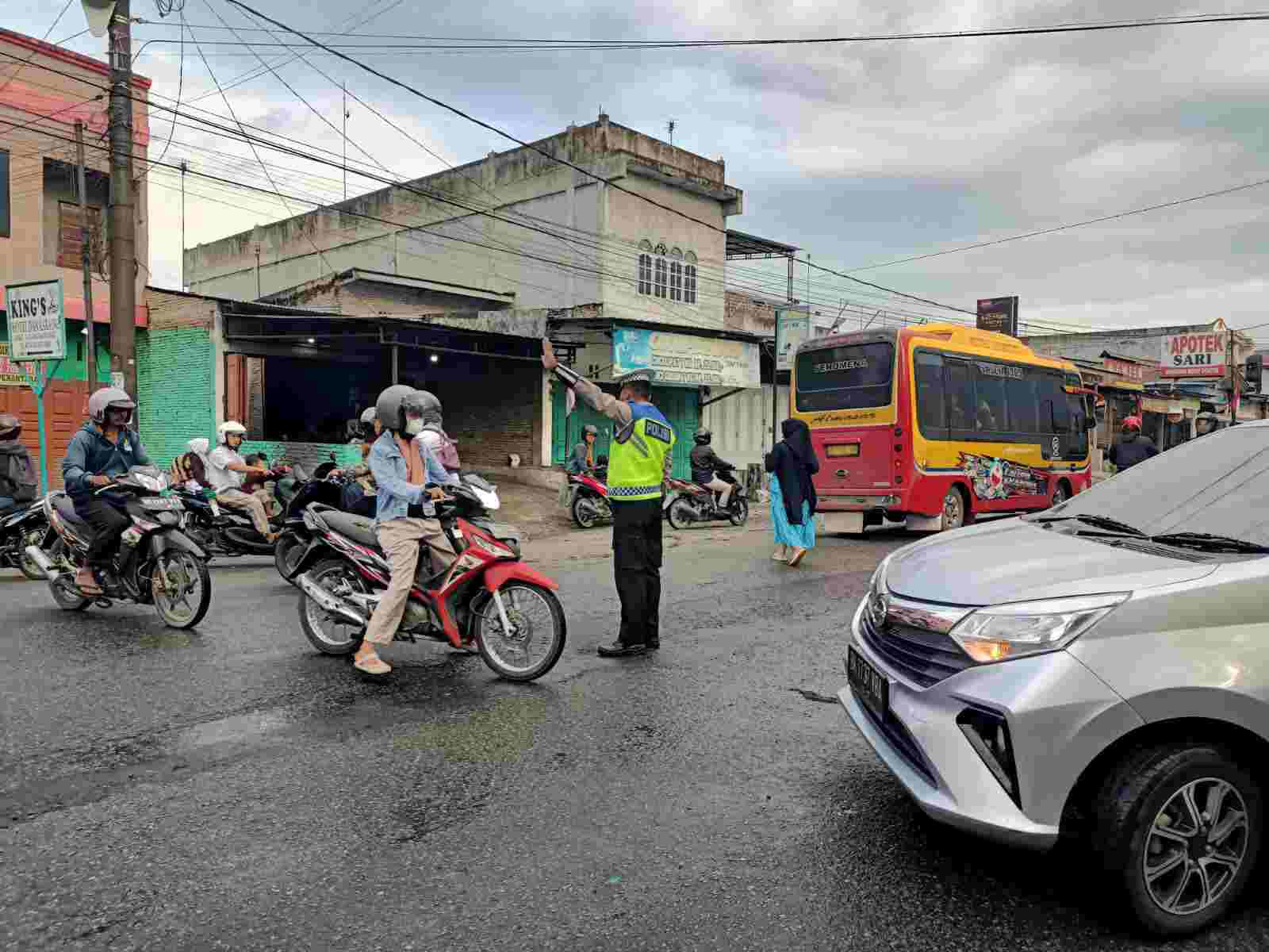 Sat Lantas Polres Batu Bara Intensifkan Pengaturan Lalu Lintas Guna Ciptakan Kamseltibcarlantas Kondusif