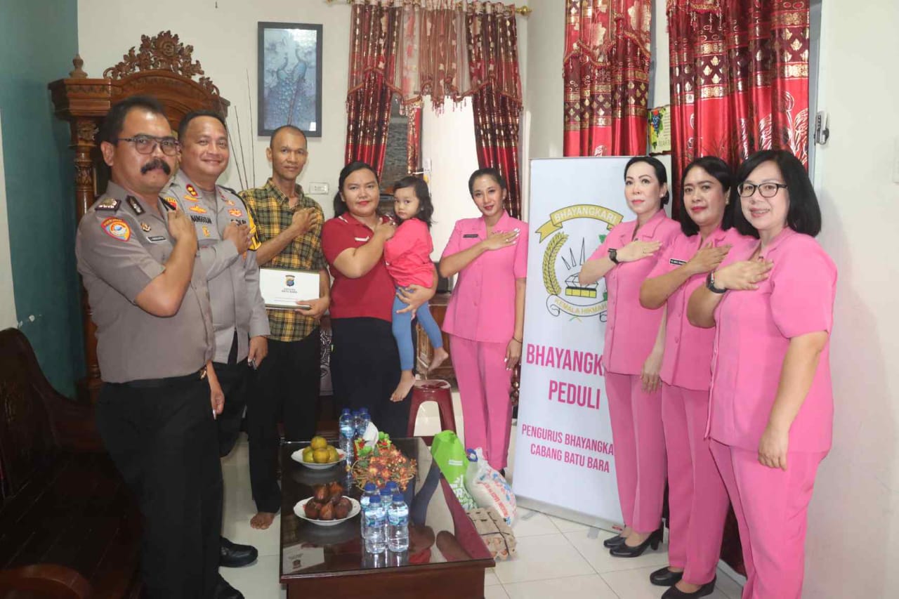 Polres Batu Bara Gelar Bakti Sosial dan Anjangsana Sambut Natal 2025, Kepedulian Polri untuk Personel dan Masyarakat