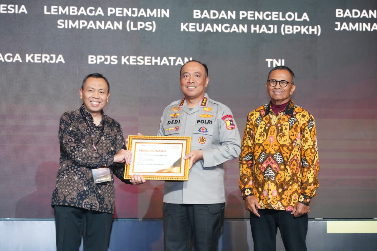 Wakapolri Terima Disway Award, Polri Tegaskan Komitmen Perkuat Kepercayaan Publik dan Sinergi Media