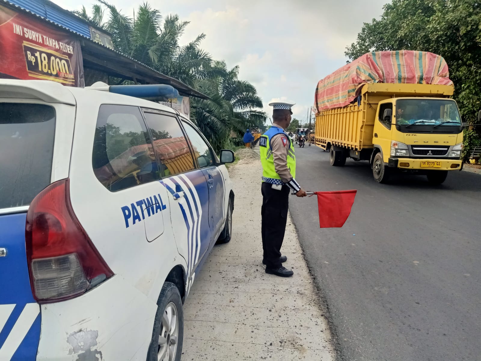 Sat Lantas Polres Batu Bara Gelar Patroli “Kibas Bendera”, Rekam Situasi Lalu Lintas Sore Hari