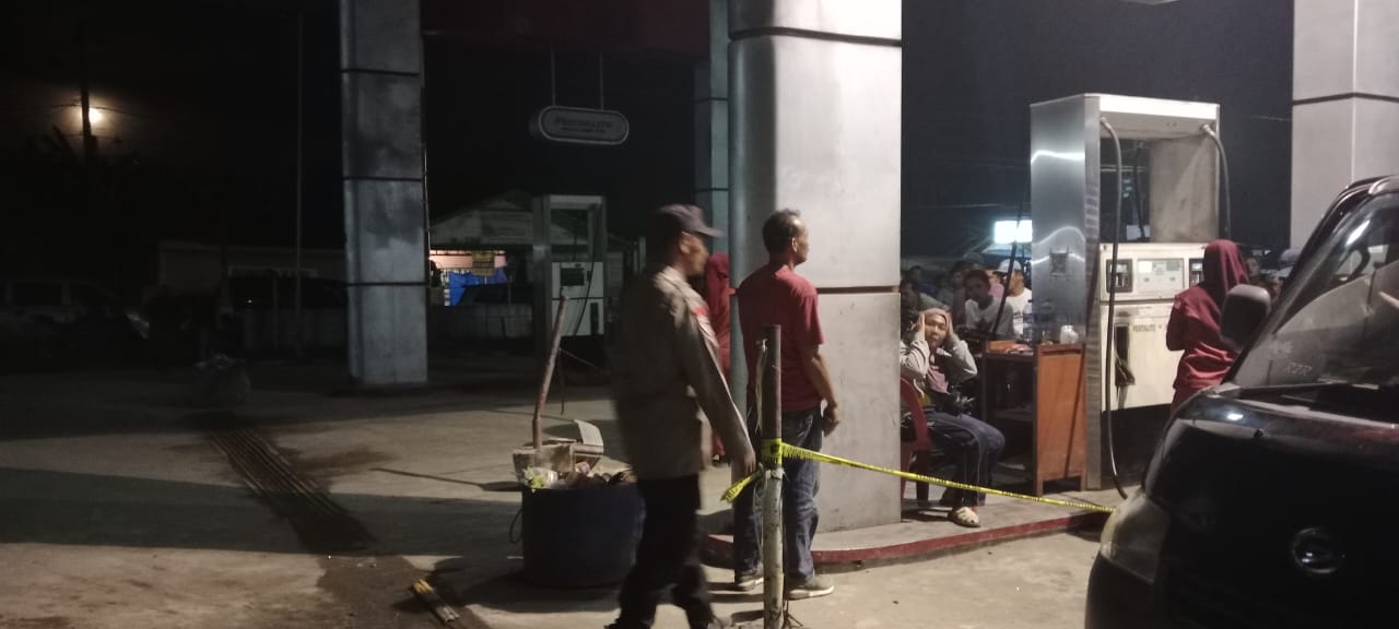 Polsek Lima Puluh Pantau SPBU Simpang Gambus, Pertamax dan Dexlite Kosong