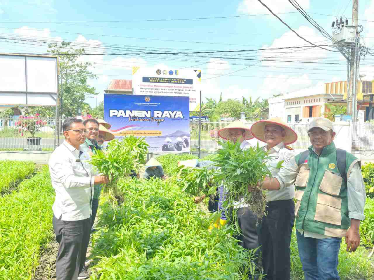 Panen Raya Serentak, Lapas Labuhan Ruku Tegaskan Komitmen Dukung Ketahanan Pangan Nasional dan Solidaritas Sosial