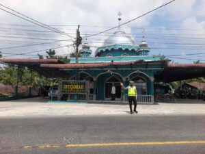 Sat Lantas Polres Batu Bara Amankan Lalu Lintas Saat Sholat Jumat, Masyarakat Merasa Aman