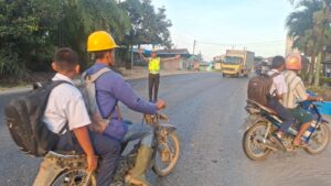 Sat Lantas Polres Batu Bara Giat Pengaturan Lalu Lintas Pagi, Pastikan Kamseltibcarlantas Kondusif   
