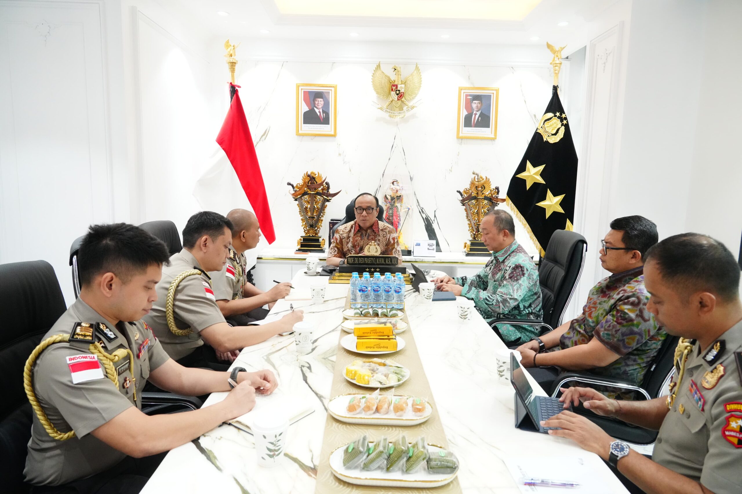 Wakapolri Bekali Calon Atase Polri dengan Strategi Pemberantasan TPPO dan Perlindungan Anak di Era Digital