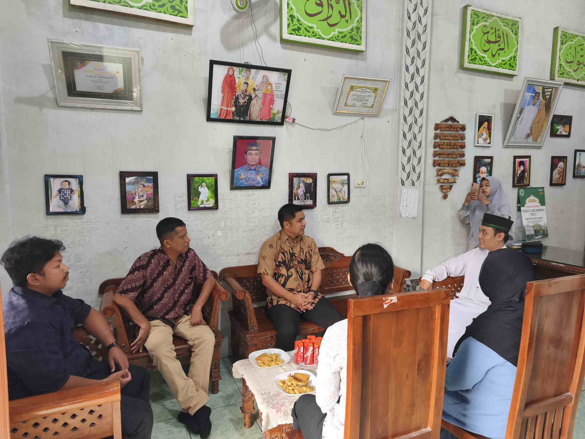 Satresnarkoba Polres Batu Bara Gelar Jumat Berkah, Santuni Anak Yatim Piatu dan Sosialisasikan Bahaya Narkoba