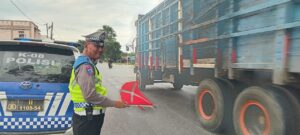 Tekan Angka Kecelakaan, Sat Lantas Polres Batu Bara Gelar Patroli dan Kibas Bendera, Prioritaskan Keselamatan Pengguna Jalan