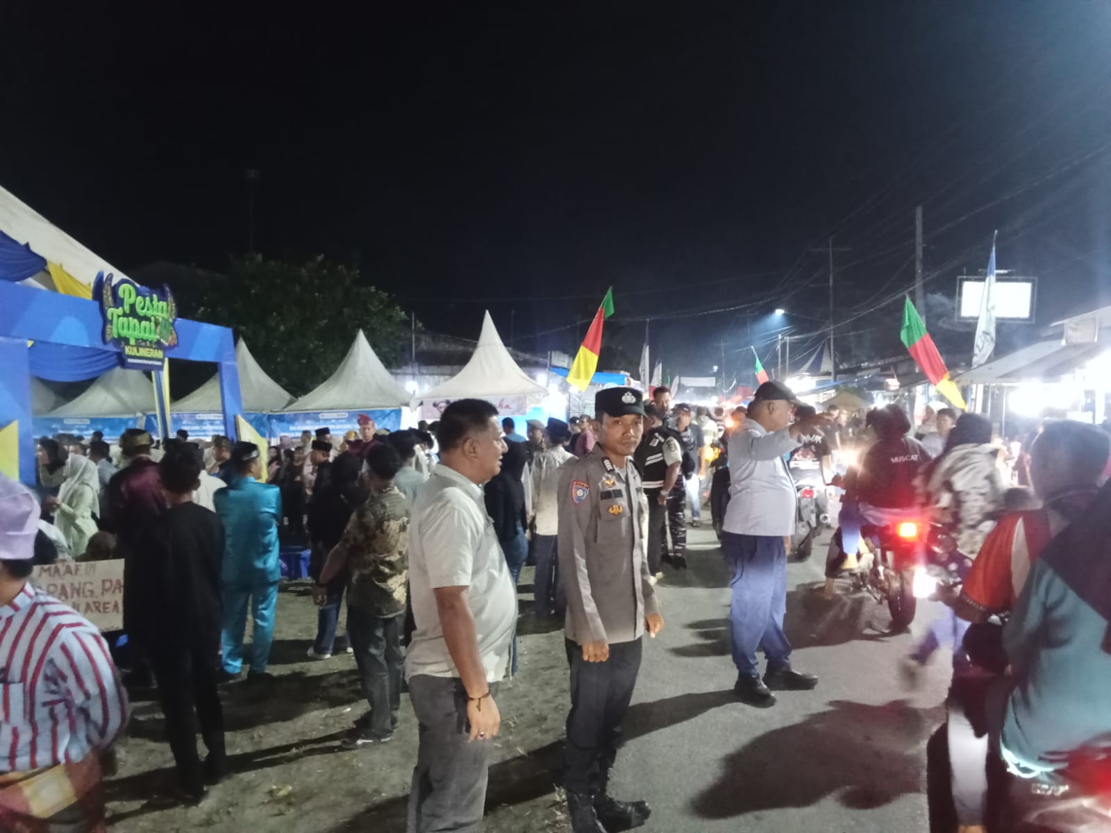 “Guyub Rukun Jaga Tradisi!”, Pesta Tapai Dahari Selebar 2026 Sukses Digelar, Kapolsek Labuhan Ruku Acungkan Jempol untuk Masyarakat yang Kompak Jaga Kamtibmas!