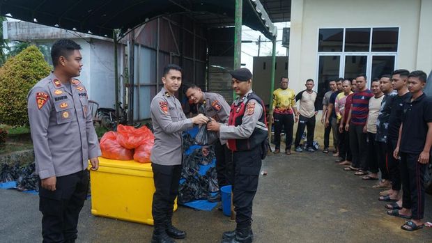 Peduli Bencana Aceh, Mahasiswa STIK Angkatan 83 Bantu 70 Ekor Sapi dalam Tradisional Meugang