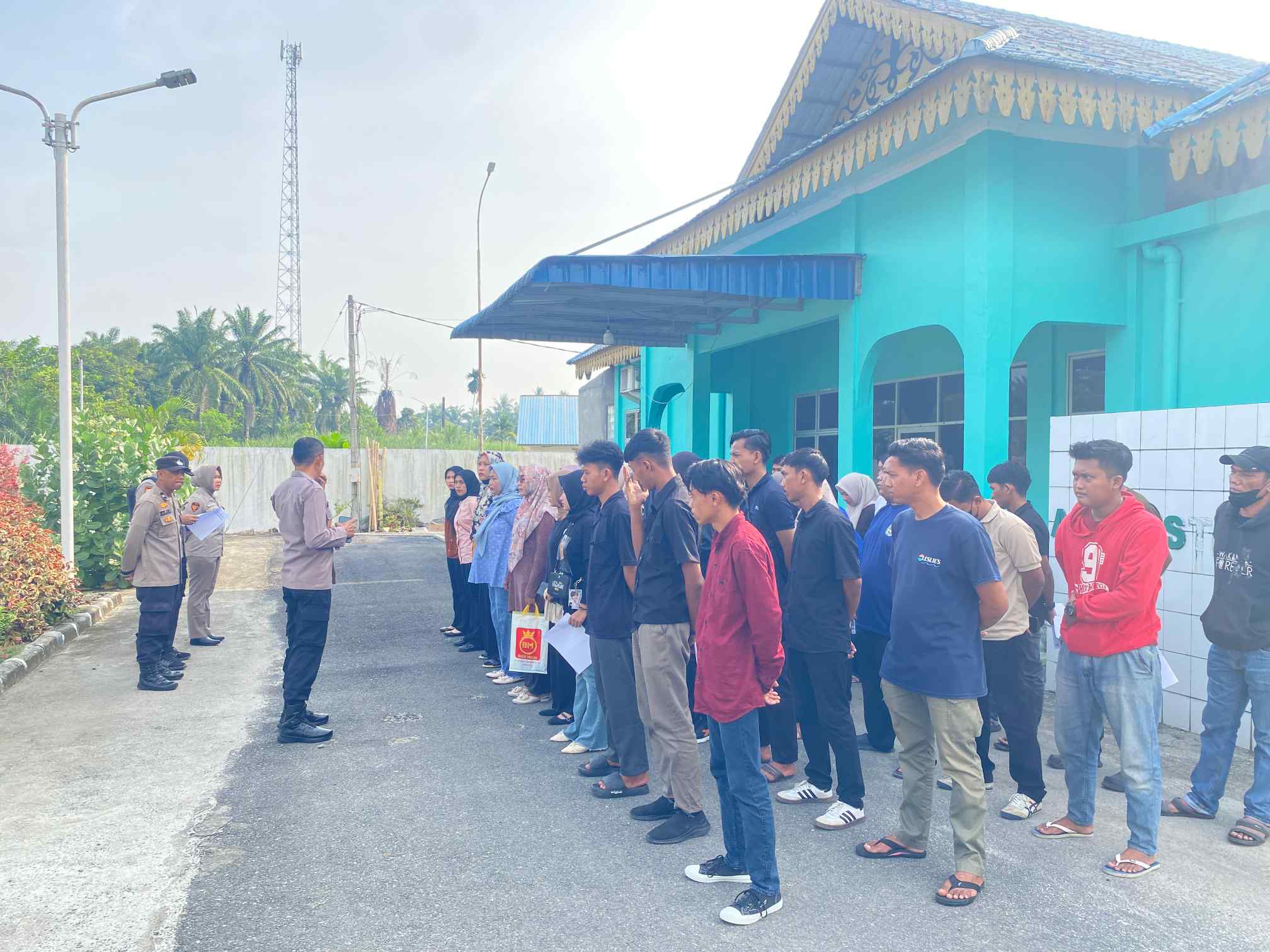 Polres Batu Bara Lakukan Tes Kesehatan Relawan SPPG, Pastikan Kondisi Prima dalam Distribusikan Gizi