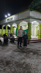 Polsek Labuhan Ruku Gelar Pengamanan Sholat Tarawih di 10 Masjid, Kapolsek Pimpin Langsung untuk Jamin Kamtibmas Aman