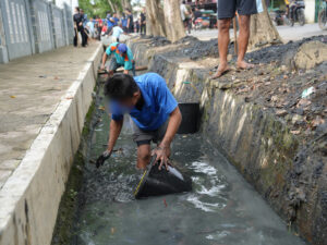 Dalam Rangka Hari Bhakti Pemasyarakatan ke-62, Rutan Pangkalan Brandan Gelar Gotong Royong Bersihkan Lingkungan